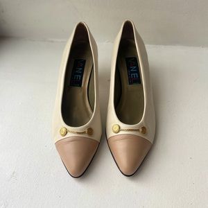 VANELi size 6 classic toe cap pumps